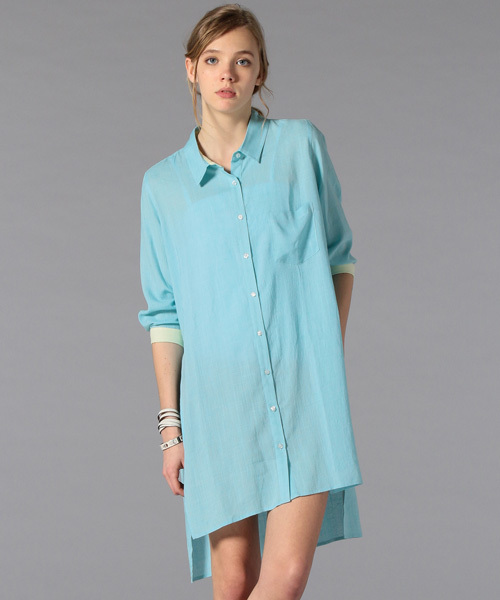 LOVELESS（ラブレス）の「【LOVELESS】WOMENS サイドスリットリネンロングシャツ（シャツ/ブラウス・レディース・ホワイト/ブラウン/ブルー・36/34）」の3枚目の写真