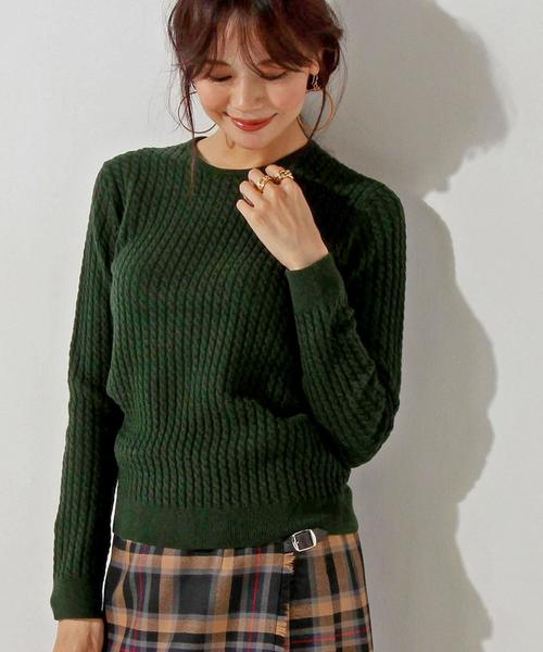 UNITED ARROWS(ユナイテッドアローズ)の「○UWBT MINI CABLE ニット(ニット/セーター・レディース・オフホワイト/ベージュ/ダークグリーン/ネイビー・FREE)」の3枚目の写真