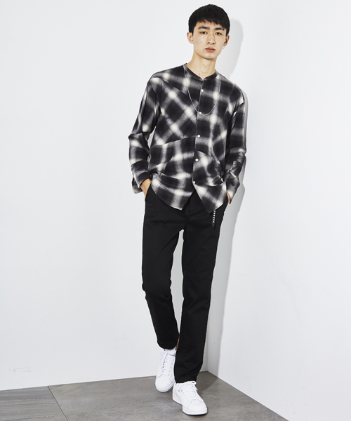 STUDIOUS（ステュディオス）の「スーパーストレッチテーパードカラーチノ（チノパンツ・メンズ・グレー/ブルー/ベージュ/ブラック・1/3/2）」の5枚目の写真