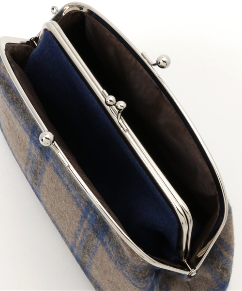 LBC（エルビーシー）の「がま口ポーチ M （ポーチ・レディース・ベージュ/グレー・ONE SIZE）」の7枚目の写真