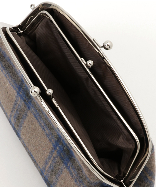 LBC（エルビーシー）の「がま口ポーチ M （ポーチ・レディース・ベージュ/グレー・ONE SIZE）」の8枚目の写真