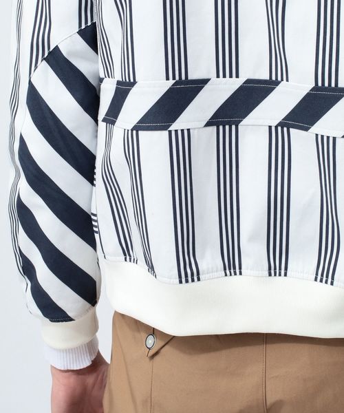 koe×THOM BROWNE（コエトムブラウン）の「[koe×THOM BROWNE]MENS TRACK JACKET（ブルゾン・メンズ・マルチ/ストライプ・LARGE/MEDIUM/SMALL）」の17枚目の写真