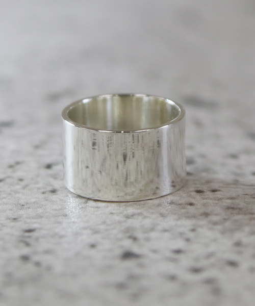 YArKA（ヤーカ）の「【YArKA/ヤーカ】silver925 11mm plane ring [pwo]/シルバー925 11ミリプレーンリング（リング・レディース・ブラック/シルバー/ゴールド・#13/#11/#15/#9）」の14枚目の写真