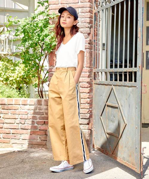 KOBE LETTUCE（コウベレタス）の「レーヨン混シンプルVネックストレッチTシャツ/レディース/半袖/カットソー[C3293]神戸レタス（Tシャツ/カットソー・レディース・オフホワイト/ベージュ/ブラック・FREE）」の6枚目の写真