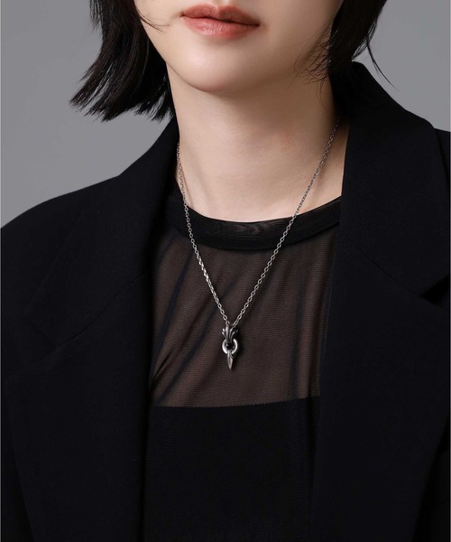 LION HEART（ライオンハート）の「“HOWL”ミディアムファングドネックレス/シルバー925【LION HEART / ライオンハート】（ネックレス・メンズ・シルバー/ブラック・50㎝/50cm）」の9枚目の写真