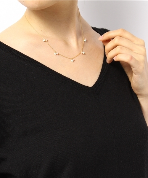 Anoutcommune（アナウトコミューン）の「BERRY STONE NECKLACE with hand made（ネックレス・レディース・ターコイズブルー/ピンク/オレンジ・FREE）」の4枚目の写真