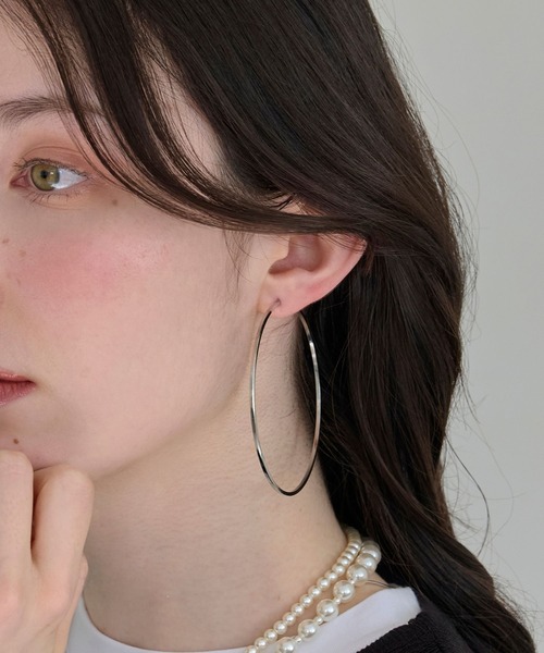 Phoebe（フィービィー）の「≪雑誌掲載≫ビッグサークルフープピアス/大ぶり/存在感◎/主役級（ピアス（両耳用）・レディース・シルバー/ゴールド・FREE）」の8枚目の写真