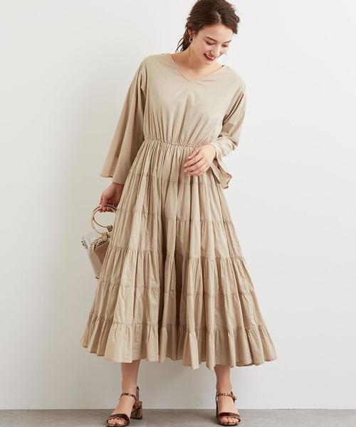 green label relaxing(グリーンレーベルリラクシング)の「CFC INDIA Vネック ティアード ワンピース(ワンピース・レディース・ベージュ/ネイビー/ダークグリーン・FREE)」の2枚目の写真