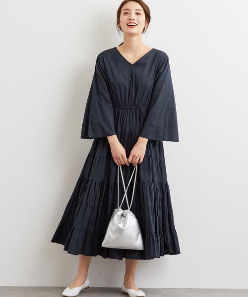 green label relaxing(グリーンレーベルリラクシング)の「CFC INDIA Vネック ティアード ワンピース(ワンピース・レディース・ベージュ/ネイビー/ダークグリーン・FREE)」の9枚目の写真