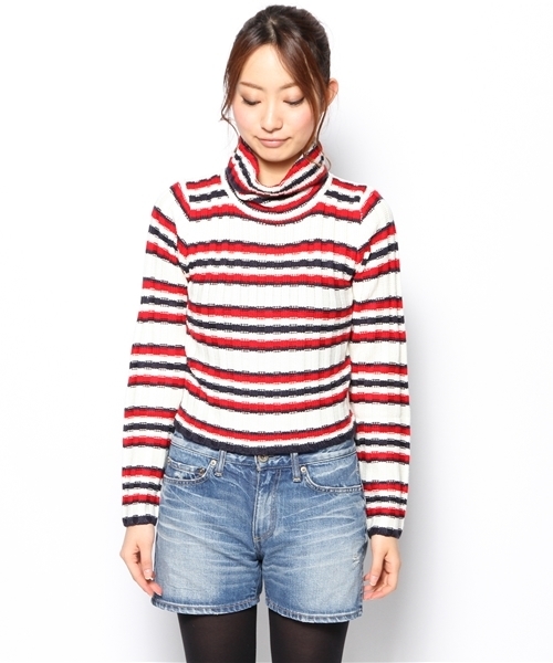 WEGO(ウィゴー)の「WEGO/ハイネックボーダーショートニット(ニット/セーター・レディース・ブラック/ブルー/レッド・FREE)」の4枚目の写真