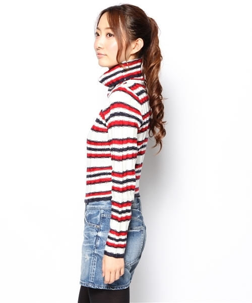 WEGO(ウィゴー)の「WEGO/ハイネックボーダーショートニット(ニット/セーター・レディース・ブラック/ブルー/レッド・FREE)」の5枚目の写真