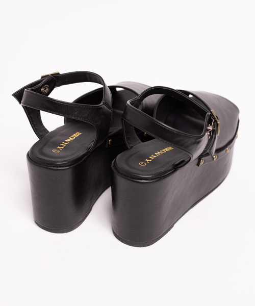 WEGO（ウィゴー）の「WEGO/厚底スタッズサンダル（サンダル・レディース・ピンク/ブラック系その他/ベージュ/ブラック・MEDIUM/LARGE）」の10枚目の写真