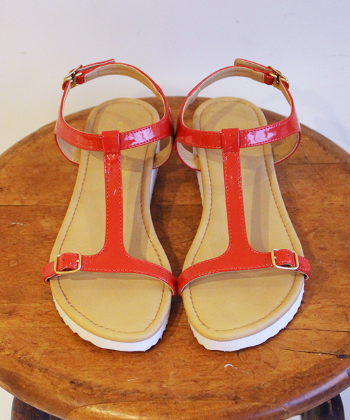 BEAUTY&YOUTH UNITED ARROWS（ビューティーアンドユースユナイテッドアローズ）の「BYSF ∵エナメルEVASOLEサンダル  ◆（サンダル・レディース・ベージュ/ネイビー/オレンジ・35/36/38/37）」の4枚目の写真