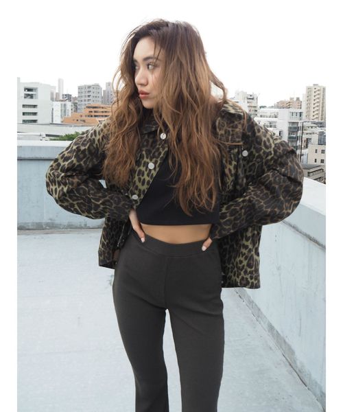 EVRIS（エヴリス）の「リブフレアレギンス（レギンス/スパッツ・レディース・ブラック/ブラウン/グレー/カーキ・FREE）」の10枚目の写真