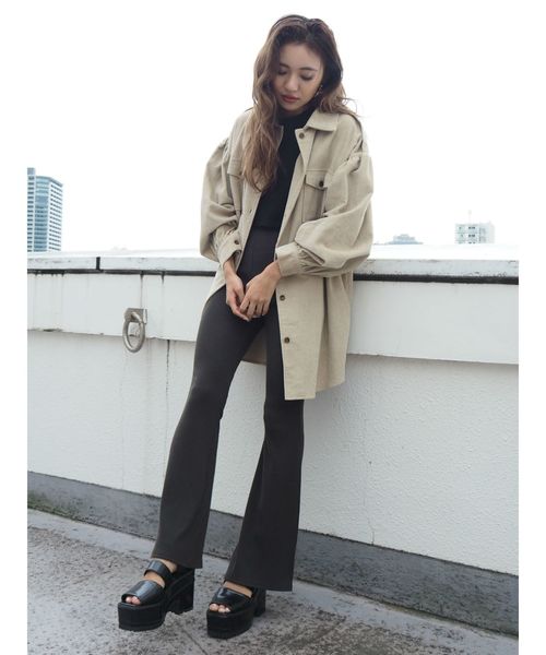 EVRIS（エヴリス）の「リブフレアレギンス（レギンス/スパッツ・レディース・ブラック/ブラウン/グレー/カーキ・FREE）」の11枚目の写真