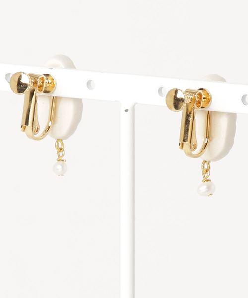 tone(トーン)の「【irodori】彫モヨウのオーバルearring( 淡水パール)(イヤリング・レディース・その他・FREE)」の2枚目の写真