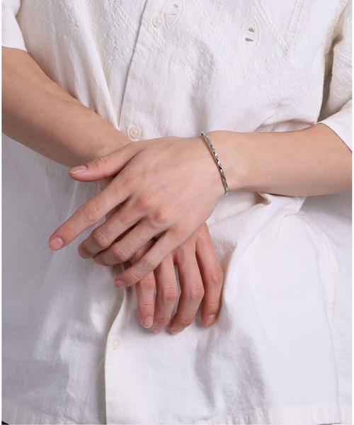 LION HEART（ライオンハート）の「【限定展開】“LH-1”トライバングル/サージカルステンレス（金属アレルギー対応）【LION HEART / ライオンハート】（バングル/リストバンド・メンズ・シルバー系その他/ブラック系その他/ゴールド系その他/シルバー系その他2/ブラック系その他2/ゴールド/ゴールド系その他2・ONE SIZE）」の18枚目の写真