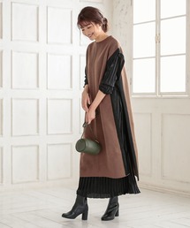 ロングスリーブプリーツサテンワンピース
