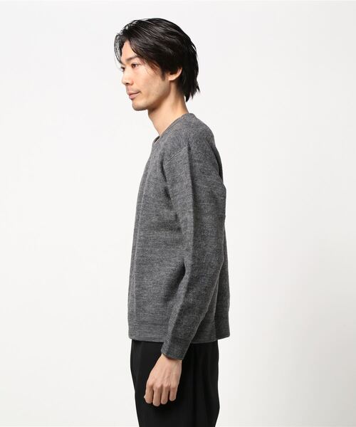 KURO（クロ）の「【Bs】【it】【KURO】NEWZEALAND WOOL CREW NECK KNIT（ニット/セーター・メンズ・チャコールグレー・SMALL）」の2枚目の写真