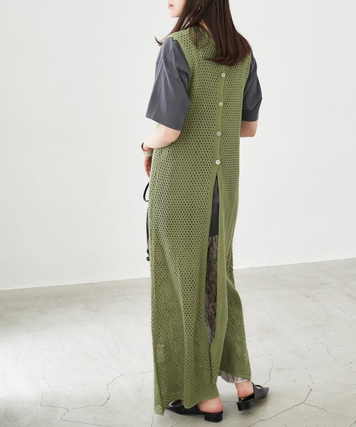 Chaco closet(チャコ クローゼット)の「カギ編みロングジレにもなるリネンライク3wayクロシェワンピース(ワンピース・レディース・ブラック/ベージュ/ブラウン/オレンジ/グリーン系その他/キナリ・FREE)」の5枚目の写真