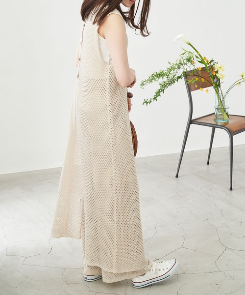 Chaco closet(チャコ クローゼット)の「カギ編みロングジレにもなるリネンライク3wayクロシェワンピース(ワンピース・レディース・ブラック/ベージュ/ブラウン/オレンジ/グリーン系その他/キナリ・FREE)」の2枚目の写真