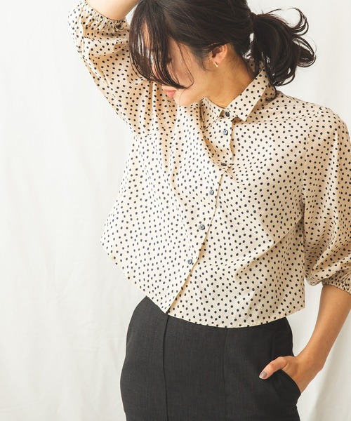 NARACAMICIE(ナラカミーチェ)の「綿系ミニドットコンパクト丈シャツブラウス(シャツ/ブラウス・レディース・ネイビー/ベージュ・MEDIUM)」の10枚目の写真