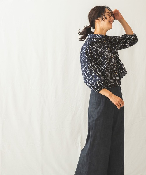 NARACAMICIE(ナラカミーチェ)の「綿系ミニドットコンパクト丈シャツブラウス(シャツ/ブラウス・レディース・ネイビー/ベージュ・MEDIUM)」の9枚目の写真