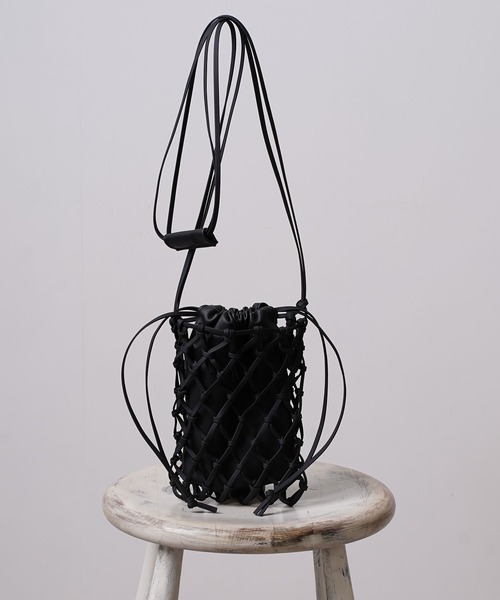 Laugoa(ラウゴア)の「KOEK ショルダー かごバッグ(かごバッグ・レディース・パープル/ブラック/シルバー/アイボリー・9)」の3枚目の写真