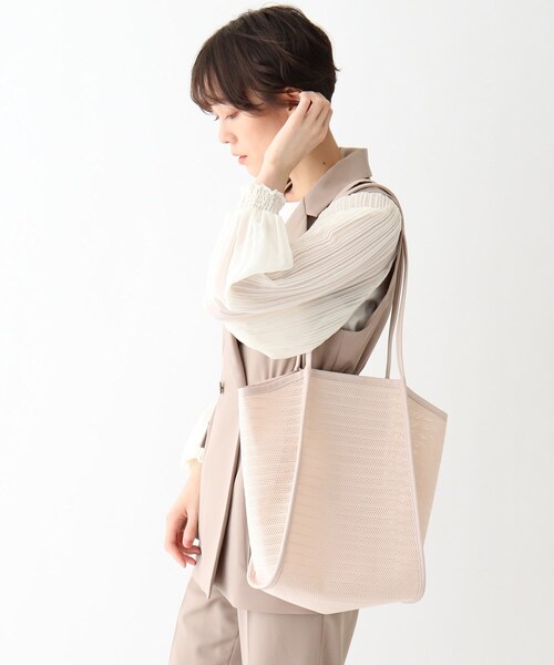 AG by aquagirl（エージーバイアクアガール）の「◆メッシュパイピングトート（トートバッグ・レディース・ブラック/グレー/ライトベージュ・00）」の4枚目の写真