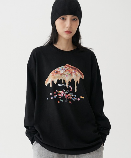 FEKETE(フェケテ)の「FEKETE MADE PIZZADRUGS LONG SLEEVE TEE (Graphic by Grace of God)(Tシャツ/カットソー・メンズ・ホワイト/ブラック・FREE)」の1枚目の写真