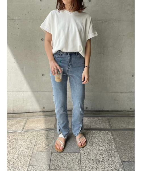 DAIS-Y（デイジー）の「ワッフル地VネックTシャツ（Tシャツ/カットソー・レディース・ホワイト/ブラック/モカ/チャコール・FREE）」の9枚目の写真