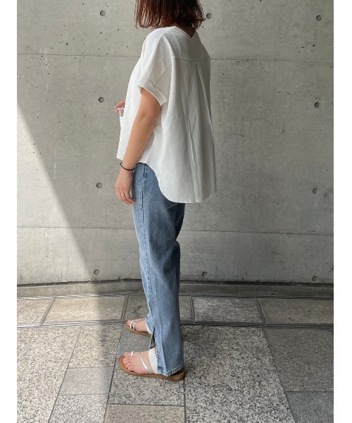 DAIS-Y（デイジー）の「ワッフル地VネックTシャツ（Tシャツ/カットソー・レディース・ホワイト/ブラック/モカ/チャコール・FREE）」の13枚目の写真