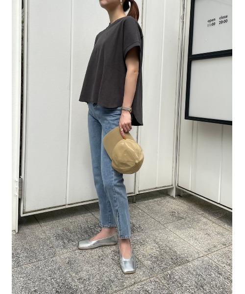 DAIS-Y（デイジー）の「ワッフル地VネックTシャツ（Tシャツ/カットソー・レディース・ホワイト/ブラック/モカ/チャコール・FREE）」の19枚目の写真