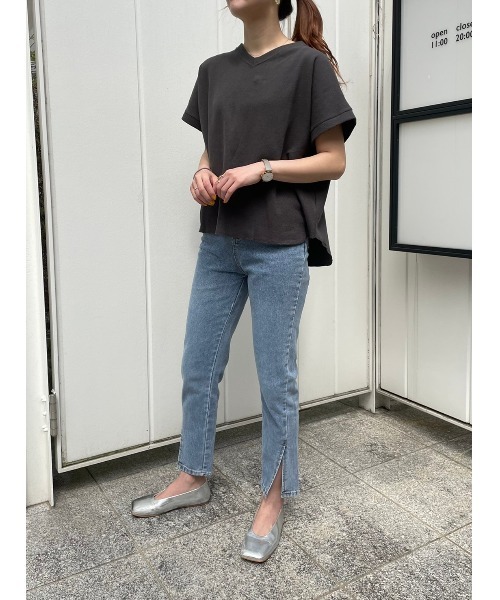 DAIS-Y（デイジー）の「ワッフル地VネックTシャツ（Tシャツ/カットソー・レディース・ホワイト/ブラック/モカ/チャコール・FREE）」の20枚目の写真