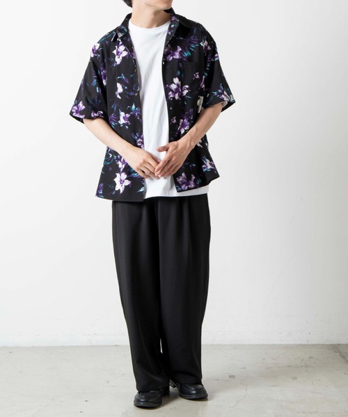 WEGO（ウィゴー）の「WEGO/フラワーパターンビッグシルエット半袖Tシャツ（シャツ/ブラウス・メンズ・ブラック/グリーン・MEDIUM/LARGE）」の3枚目の写真