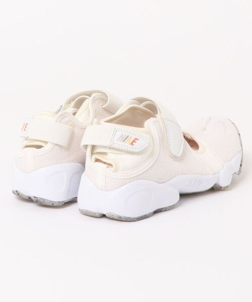 NIKE（ナイキ）の「(NIKE)ナイキ エア リフト（スニーカー・レディース・ベージュ・23/25.0/26.0/24.0）」の2枚目の写真