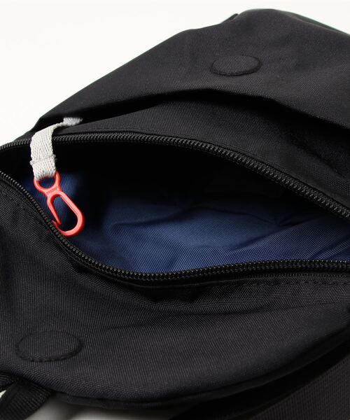 hellolulu(ハロルル)の「hellolulu DESI All Day Sling Bag - 731044(ショルダーバッグ・レディース・ダークブルー/オリーブ/ブラック/グレー系その他/ブルー系その他2・ONE)」の8枚目の写真