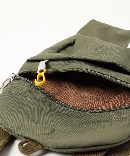 hellolulu(ハロルル)の「hellolulu DESI All Day Sling Bag - 731044(ショルダーバッグ・レディース・ダークブルー/オリーブ/ブラック/グレー系その他/ブルー系その他2・ONE)」の6枚目の写真