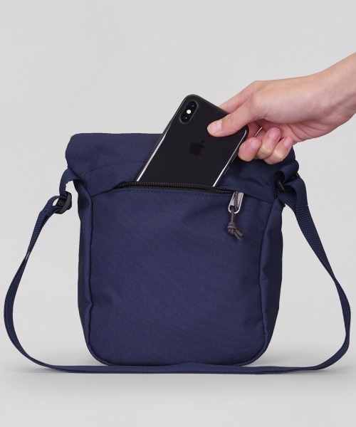 hellolulu(ハロルル)の「hellolulu DESI All Day Sling Bag - 731044(ショルダーバッグ・レディース・ダークブルー/オリーブ/ブラック/グレー系その他/ブルー系その他2・ONE)」の18枚目の写真