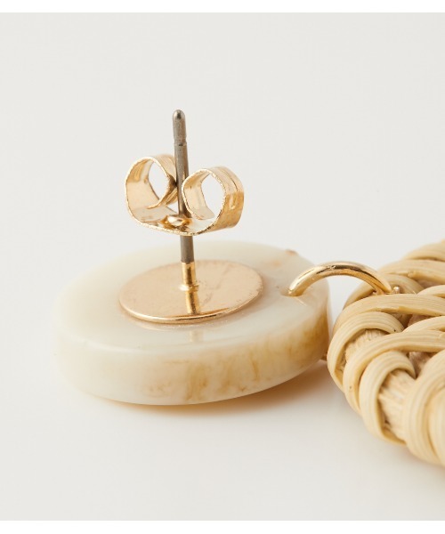 AZUL by moussy（アズールバイマウジー）の「MARBLE ROUND RATTAN EARRINGS/マーブルラウンドラタンピアス（ピアス（両耳用）・レディース・グリーン系その他2/ベージュ系その他・FREE）」の9枚目の写真