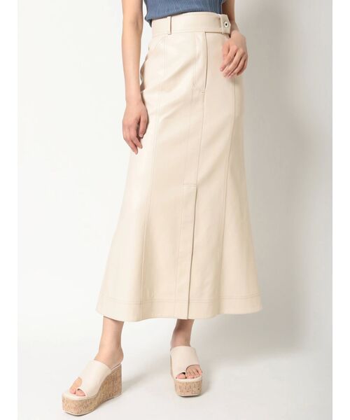 MERCURYDUO(マーキュリーデュオ)の「フェイクレザータイトロングスカート(スカート・レディース・アイボリー/ベージュ・SMALL/MEDIUM)」の2枚目の写真