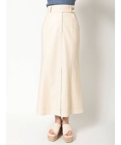 MERCURYDUO(マーキュリーデュオ)の「フェイクレザータイトロングスカート(スカート・レディース・アイボリー/ベージュ・SMALL/MEDIUM)」の4枚目の写真
