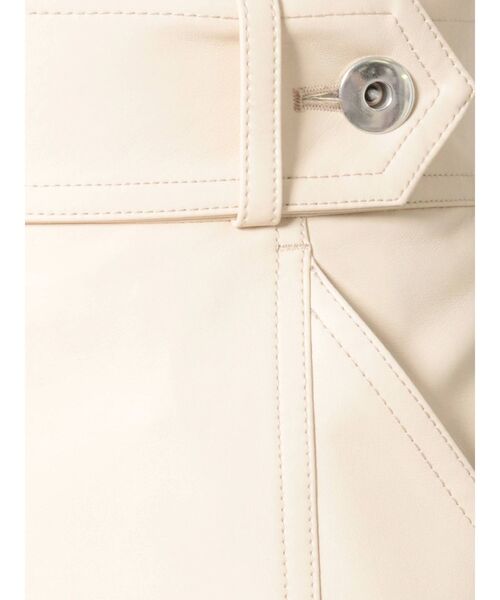 MERCURYDUO(マーキュリーデュオ)の「フェイクレザータイトロングスカート(スカート・レディース・アイボリー/ベージュ・SMALL/MEDIUM)」の5枚目の写真