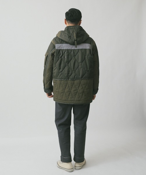 AVIREX（アヴィレックス）の「AVIREX 6102180 COMBI QUILT ZIP PARKA