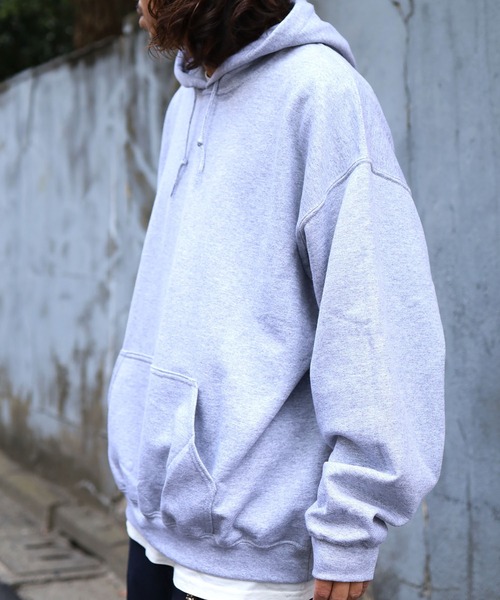 GILDAN（ギルダン）の「GILDAN/ギルダン オーバーサイズ 裏起毛スウェットプルオーバーパーカー（パーカー・メンズ・ホワイト/ブラック/グレー/ネイビー/マルーン/ロイヤルブルー/パープル/サンドベージュ/ライトブルー/ミント/レッド/オレンジ/カーキ/ライム・XL/2XL/M/L/S）」の17枚目の写真