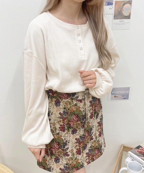 apres jour(アプレジュール)の「袖ボリュームヘンリプルオーバー【ZOZOTOWN限定アイテム】(Tシャツ/カットソー・レディース・アイボリー/モカ/グリーン/ブラック・フリー/X-LARGE)」の5枚目の写真
