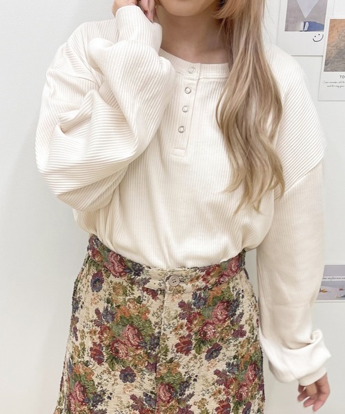 apres jour(アプレジュール)の「袖ボリュームヘンリプルオーバー【ZOZOTOWN限定アイテム】(Tシャツ/カットソー・レディース・アイボリー/モカ/グリーン/ブラック・フリー/X-LARGE)」の6枚目の写真