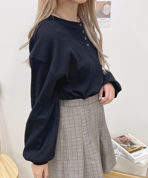apres jour(アプレジュール)の「袖ボリュームヘンリプルオーバー【ZOZOTOWN限定アイテム】(Tシャツ/カットソー・レディース・アイボリー/モカ/グリーン/ブラック・フリー/X-LARGE)」の13枚目の写真