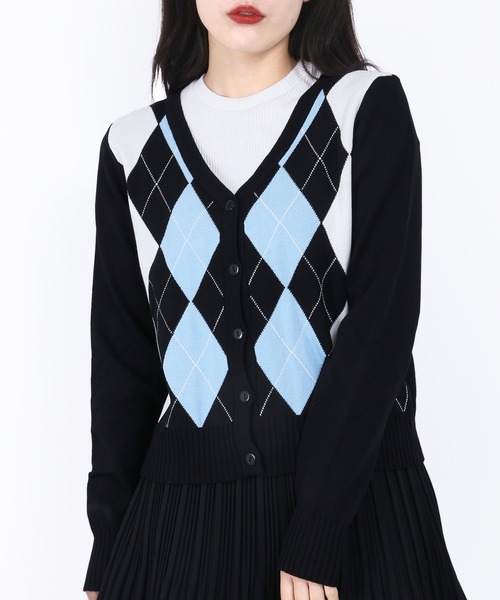 WC(ダブル シー)の「アーガイルニットカーディガン(カーディガン/ボレロ・レディース・ネイビー/サックスブルー/ブラック×ホワイト/ブラック×ブルー・FREE)」の3枚目の写真