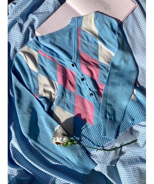 WC(ダブル シー)の「アーガイルニットカーディガン(カーディガン/ボレロ・レディース・ネイビー/サックスブルー/ブラック×ホワイト/ブラック×ブルー・FREE)」の4枚目の写真